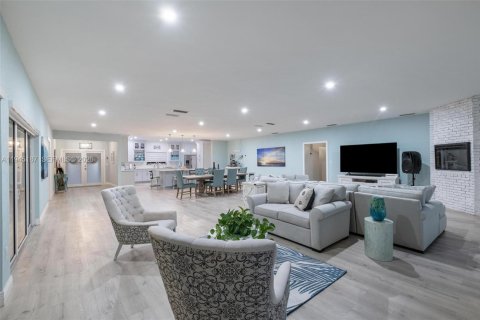 Casa en venta en Homestead, Florida, 4 dormitorios, 251.49 m2 № 2002234 - foto 18