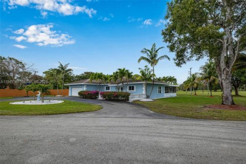 Casa en venta en Homestead, Florida, 4 dormitorios, 251.49 m2 № 2002234 - foto 3
