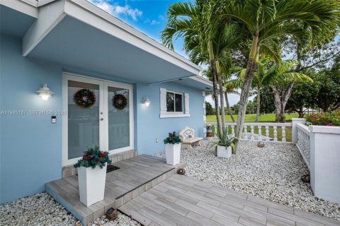 Casa en venta en Homestead, Florida, 4 dormitorios, 251.49 m2 № 2002234 - foto 11