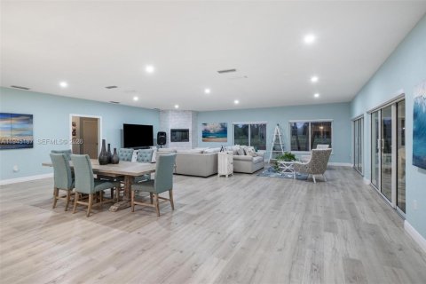 Casa en venta en Homestead, Florida, 4 dormitorios, 251.49 m2 № 2002234 - foto 16