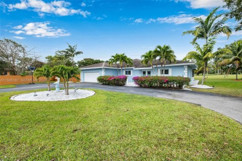 Casa en venta en Homestead, Florida, 4 dormitorios, 251.49 m2 № 2002234 - foto 5
