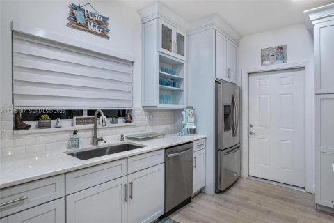 Casa en venta en Homestead, Florida, 4 dormitorios, 251.49 m2 № 2002234 - foto 25