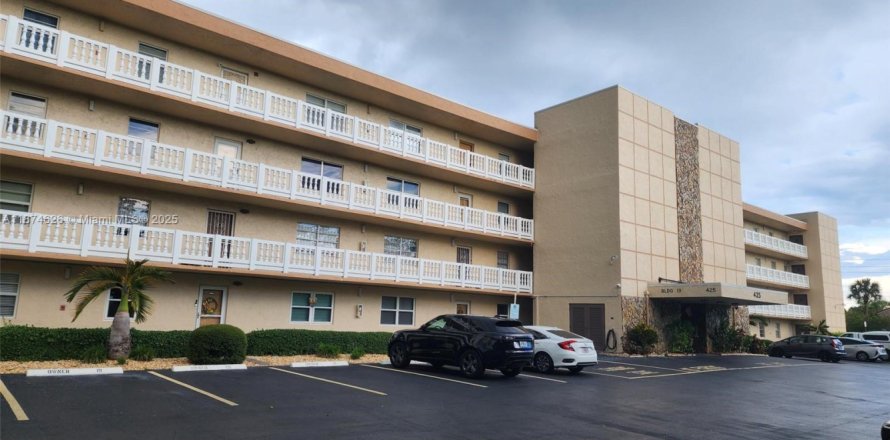 Condo in Dania Beach, Florida, 2 bedrooms  № 2061435
