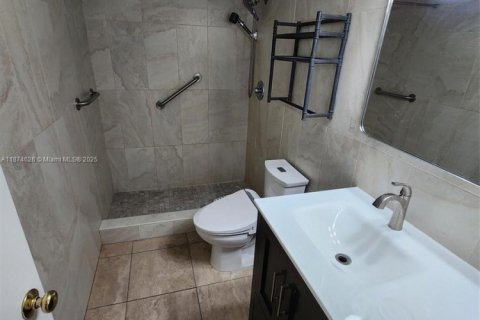 Condo in Dania Beach, Florida, 2 bedrooms  № 2061435 - photo 22