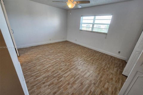 Condo in Dania Beach, Florida, 2 bedrooms  № 2061435 - photo 9