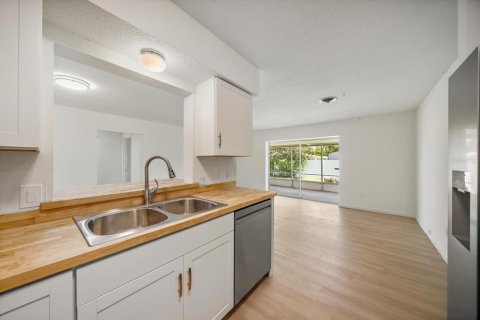 Villa ou maison à vendre à Venice, Floride: 3 chambres, 147.16 m2 № 2302488 - photo 3