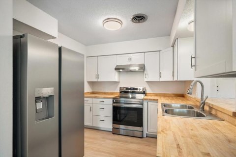 Villa ou maison à vendre à Venice, Floride: 3 chambres, 147.16 m2 № 2302488 - photo 4