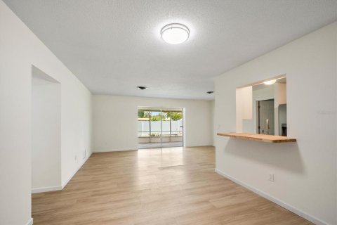Villa ou maison à vendre à Venice, Floride: 3 chambres, 147.16 m2 № 2302488 - photo 14