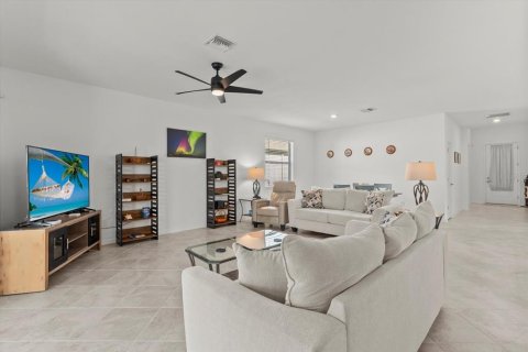 Casa en venta en Port Charlotte, Florida, 4 dormitorios, 188.68 m2 № 1903586 - foto 9