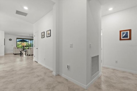 Casa en venta en Port Charlotte, Florida, 4 dormitorios, 188.68 m2 № 1903586 - foto 5