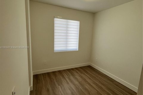 Townhouse in Miami, Florida 3 bedrooms № 1888093 - photo 14