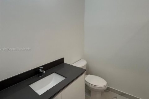 Townhouse in Miami, Florida 3 bedrooms № 1888093 - photo 17