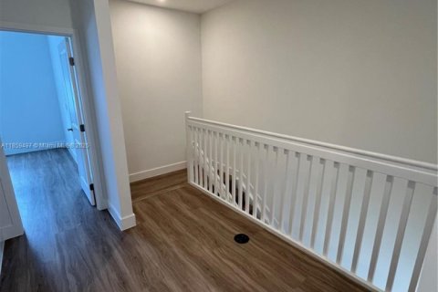 Townhouse in Miami, Florida 3 bedrooms № 1888093 - photo 18