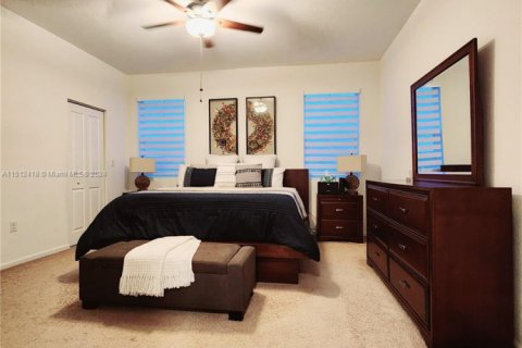 Villa ou maison à vendre à Miami, Floride: 4 chambres, 210.24 m2 № 1959769 - photo 8
