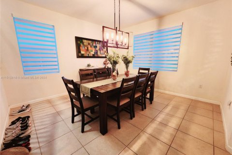 Villa ou maison à vendre à Miami, Floride: 4 chambres, 210.24 m2 № 1959769 - photo 5