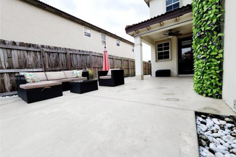 Villa ou maison à vendre à Miami, Floride: 4 chambres, 210.24 m2 № 1959769 - photo 17