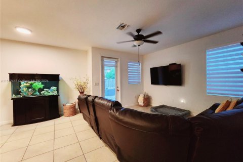 Villa ou maison à vendre à Miami, Floride: 4 chambres, 210.24 m2 № 1959769 - photo 7