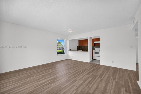 Condo in Plantation, Florida, 2 bedrooms № 2181220 - photo 12