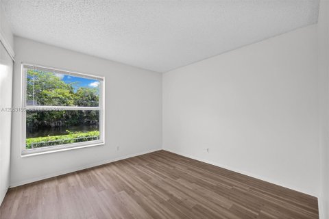 Condo in Plantation, Florida, 2 bedrooms № 2181220 - photo 21