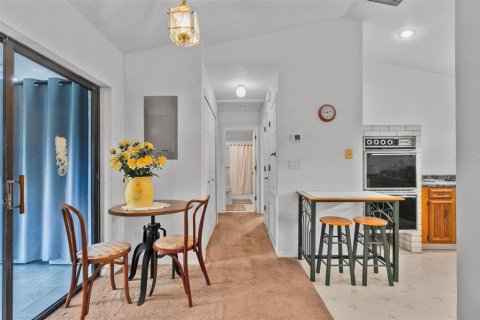 Villa ou maison à vendre à Clermont, Floride: 5 chambres, 228.17 m2 № 2406622 - photo 2