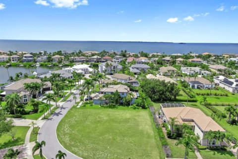 Villa ou maison à vendre à Apollo Beach, Floride: 4 chambres, 630.25 m2 № 2358243 - photo 14