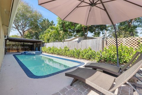 House in Margate, Florida 3 bedrooms, 161.46 sq.m. № 1832263 - photo 21