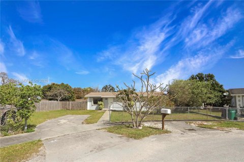 Casa en venta en Homestead, Florida, 3 dormitorios, 102.56 m2 № 2058929 - foto 5