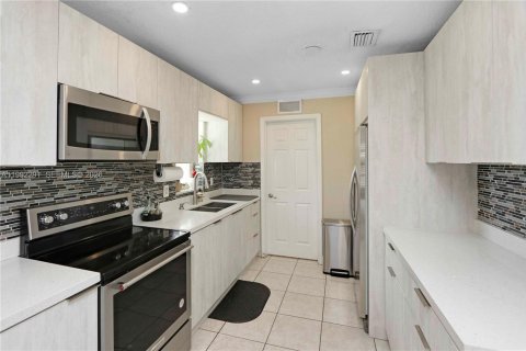 Casa en venta en Homestead, Florida, 3 dormitorios, 102.56 m2 № 2058929 - foto 13