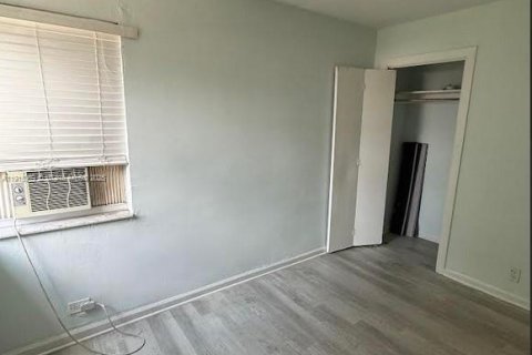 Propiedad comercial en venta en West Palm Beach, Florida, 194.72 m2 № 1971752 - foto 9