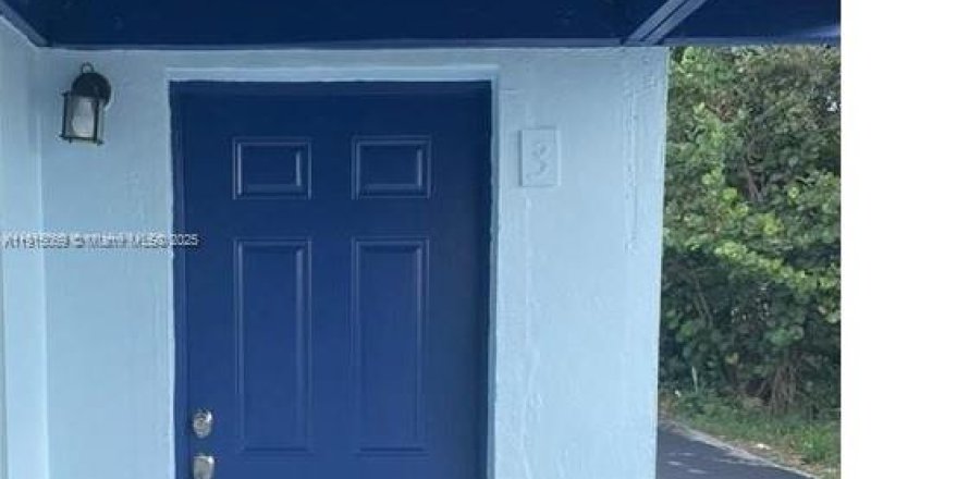 Propiedad comercial en West Palm Beach, Florida 194.72 m2 № 1971752