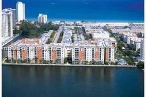 Condo in Sunny Isles Beach, Florida, 1 bedroom  № 1860836 - photo 20