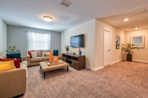 Casa en venta en Kissimmee, Florida, 6 dormitorios, 305.74 m2 № 2225973 - foto 19