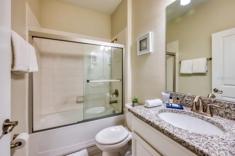 Casa en venta en Kissimmee, Florida, 6 dormitorios, 305.74 m2 № 2225973 - foto 16