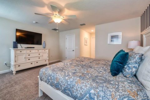Casa en venta en Kissimmee, Florida, 6 dormitorios, 305.74 m2 № 2225973 - foto 22