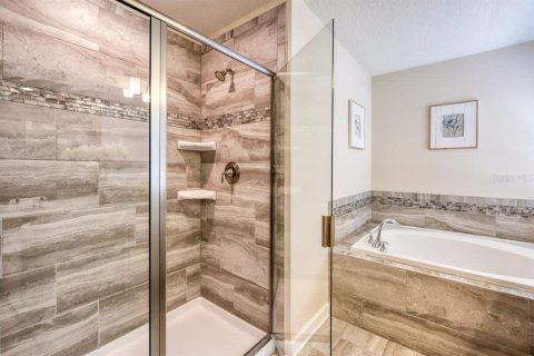 Casa en venta en Kissimmee, Florida, 6 dormitorios, 305.74 m2 № 2225973 - foto 24