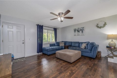 House in Edgewater, Florida 3 bedrooms, 99.03 sq.m. № 2391302 - photo 6