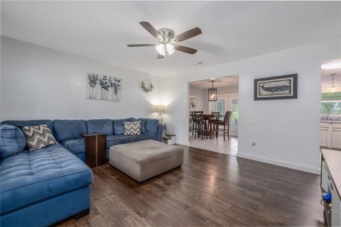 House in Edgewater, Florida 3 bedrooms, 99.03 sq.m. № 2391302 - photo 8