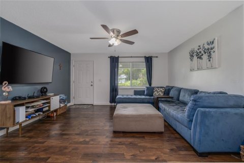 House in Edgewater, Florida 3 bedrooms, 99.03 sq.m. № 2391302 - photo 7