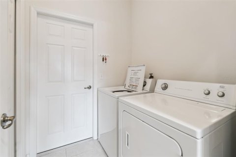 Casa en venta en Winter Haven, Florida, 3 dormitorios, 157.93 m2 № 2212867 - foto 25