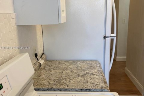 Apartamento en alquiler en Miami Beach, Florida, 2 dormitorios, 513.38 m2 № 2009451 - foto 5