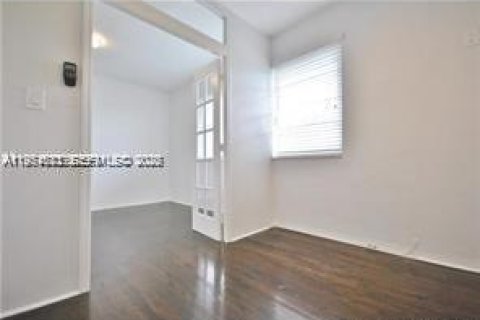 Apartamento en alquiler en Miami Beach, Florida, 2 dormitorios, 513.38 m2 № 2009451 - foto 6