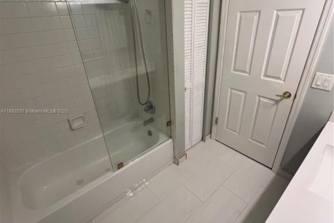 Copropriété à louer à Boca Raton, Floride: 2 chambres, 142.7 m2 № 1930795 - photo 5