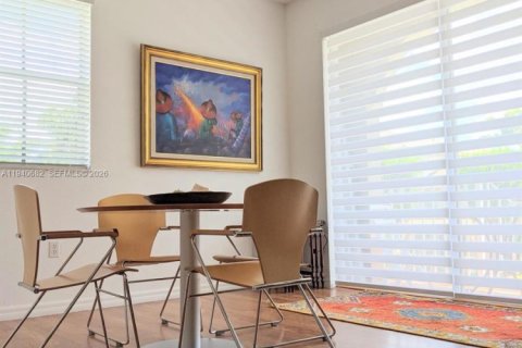 Condo in Miami, Florida, 3 bedrooms  № 1997759 - photo 9