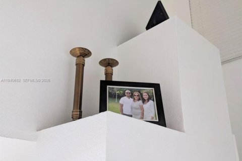 Condo in Miami, Florida, 3 bedrooms  № 1997759 - photo 8