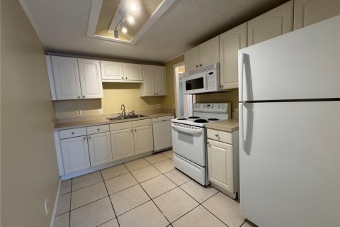 Condominio en alquiler en Lake Mary, Florida, 2 dormitorios, 80.27 m2 № 1915573 - foto 8