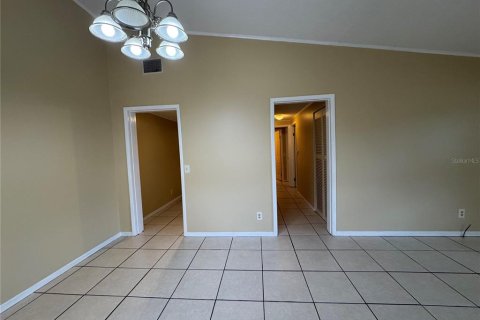 Condo in Lake Mary, Florida, 2 bedrooms  № 1915573 - photo 6