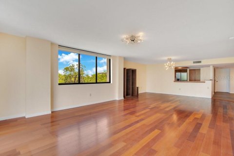 Condo in Orlando, Florida, 2 bedrooms № 2205053 - photo 3