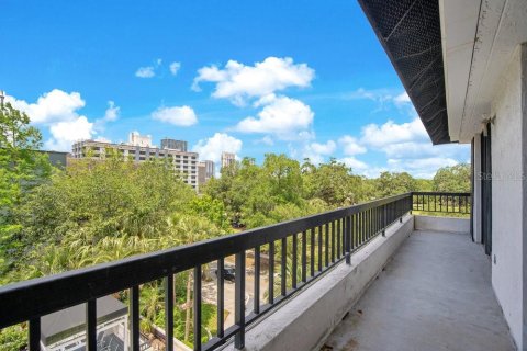 Condo in Orlando, Florida, 2 bedrooms № 2205053 - photo 14