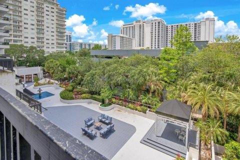 Condo in Orlando, Florida, 2 bedrooms № 2205053 - photo 16