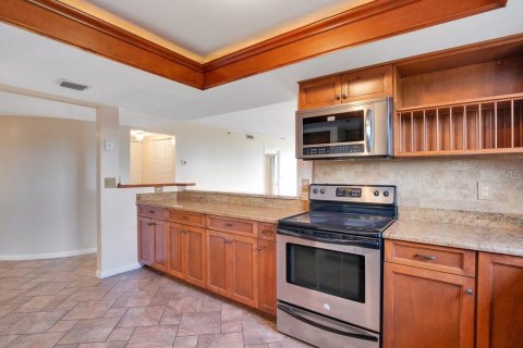 Condo in Orlando, Florida, 2 bedrooms № 2205053 - photo 5